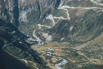S&uuml;drampe der Grimselpass-Strasse, mit der Siedlung Gletsch, Wallis, Schweiz