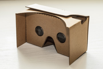 A cardboard portal to Virtual Reality