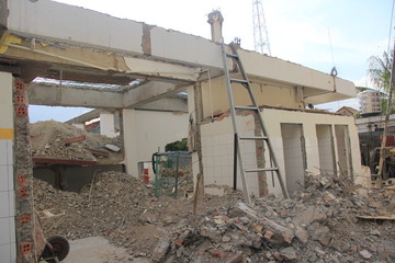 building's ruin before renovation