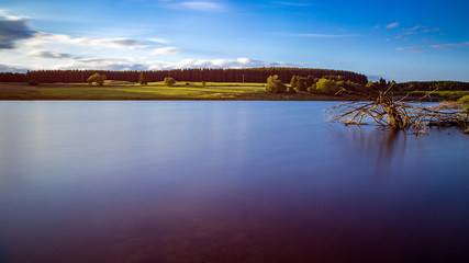 Abendsonne an der Mandelholz-Talsperre im Harz