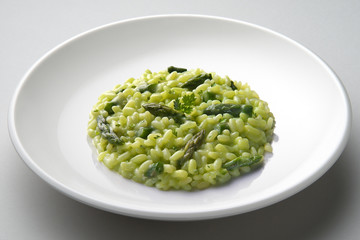 Dish of risotto with asparagus