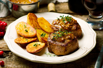 Filet Mignon with a Mustard Sauce
