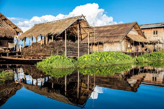 Myanmar - Häuser am Inle See