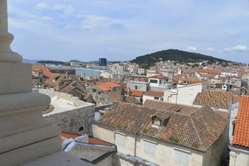 SPLIT