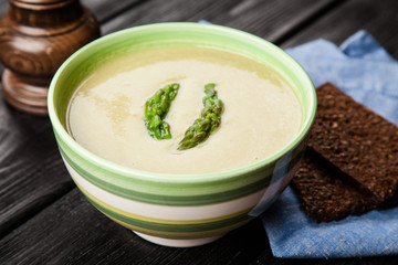 Asparagus cream soup