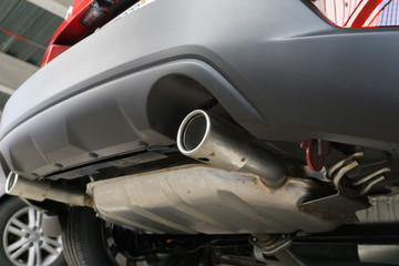 自動車マフラー
