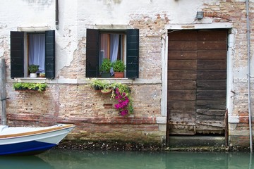 Venedig romantisches Haus am Kanal mit Wasserspuren 