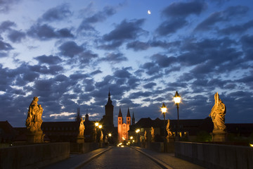 Obraz premium Alte Mainbrücke