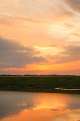 Obraz premium Beautiful sunset on the river