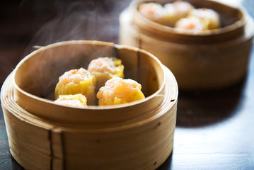 steamed shrimp dimsum in bamboo containers