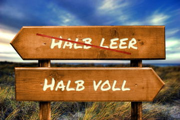 Schild 129 - Halb voll