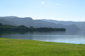 洞爺湖　湖畔の朝