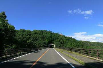 洞爺湖　峠のトンネル