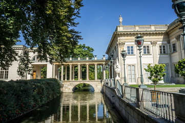 Naklejka premium Bridge with a colonnade, Lazienki Park in Warsaw, Poland.