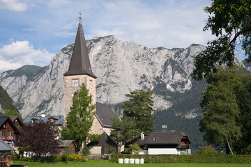Fototapeta na wymiar Gemeinde Altaussee im Salzkammergut mit Trisselwand