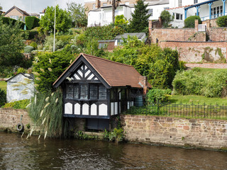 Fototapeta na wymiar Houses along the River Dee at Chester