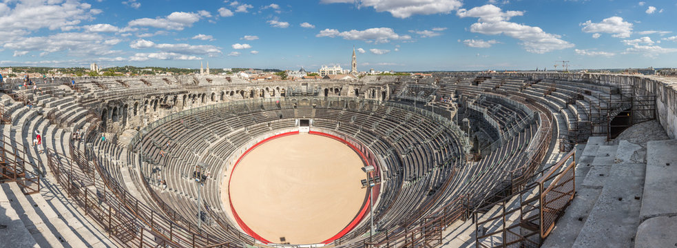 R&ouml;mische Stierkampf Arena in N&icirc;mes