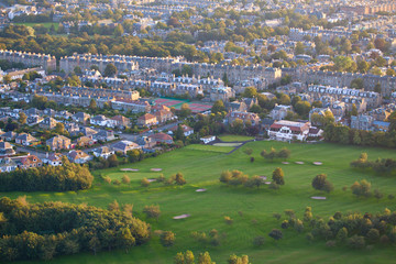 Fototapeta na wymiar View of Edinburgh Prestonfield Golf Club course and town houses