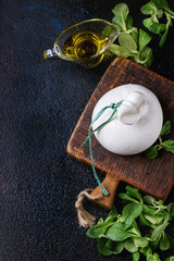 Italian cheese burrata © Natasha Breen