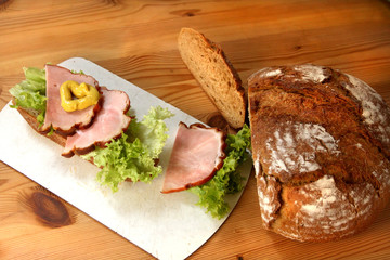 Bayerisches Brot mit Spanferkelbraten