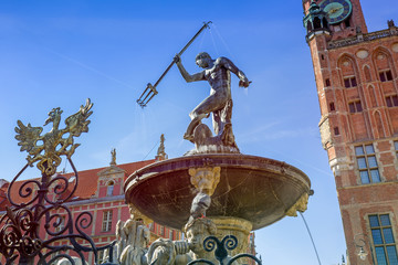 Fountain of the Neptune in old town of Gdansk, Poland © Patryk Kosmider
