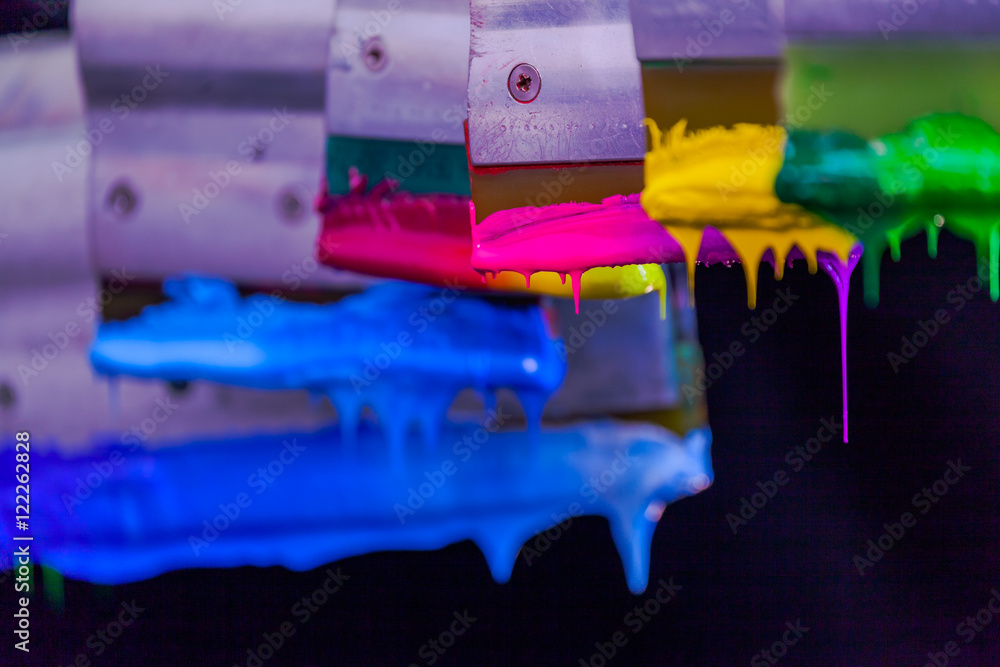 Poster soft hand screen printing on tee shirt with blend colors by value of color tone it’s look more smoot