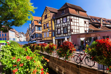 Fototapeta na wymiar Beautiful romantic towns of France - Colmar in Alsace region