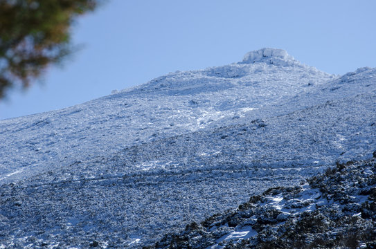 NIEVE EN LA MONTA&Ntilde;A VACACIONES INVIERNO ESQUI LIBRE