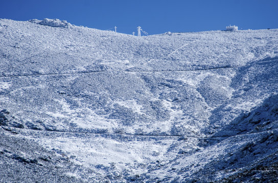 NIEVE EN LA MONTA&Ntilde;A VACACIONES INVIERNO ESQUI LIBRE