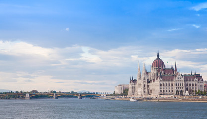 Fototapeta na wymiar Budapest parliament view