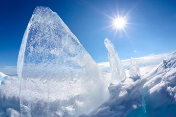 Plexiglas foto achterwand Ice floe and sun on winter Baikal lake © Serg Zastavkin