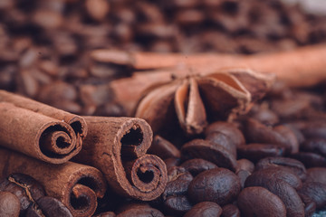 Obraz na płótnie Canvas anise, cinnamon and coffe beans