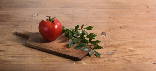 Tomato with lovage