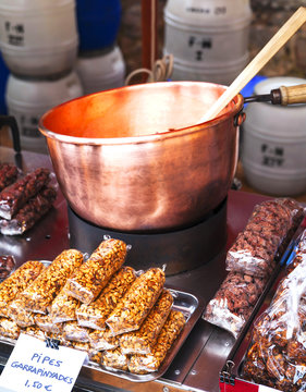 frutos secos (garrapi&ntilde;adas) con azucar caramelizado,elementops para su peroduccion