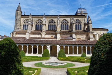 Cloitre église Notre-Dame