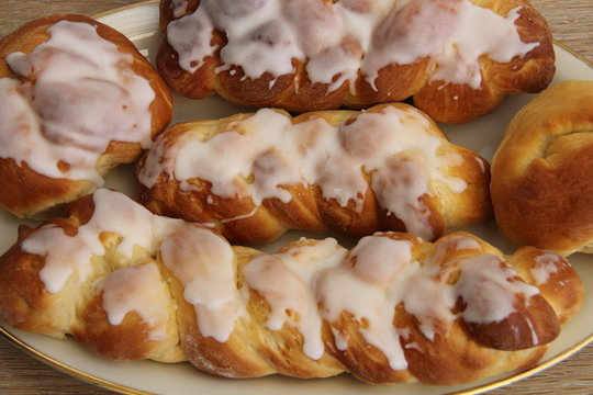 Zarter Kuchen auf Teller