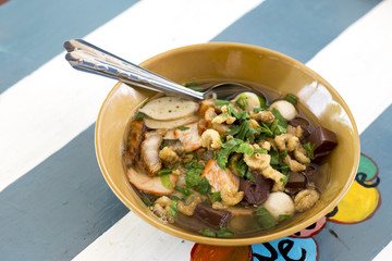 Thai noodle with meatball
