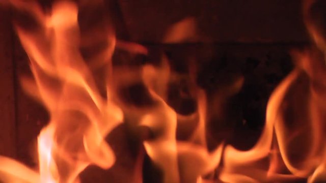 brennender Kamin