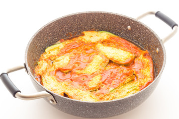 Cook the zucchini with tomato