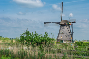 les moulins de kinderdijk  - pays bas