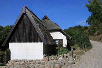 Fototapeta na wymiar Fischerhäuser in Vitt auf Rügen 1.