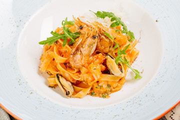 Spaghetti with sauce and seafood