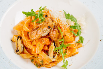 Spaghetti with sauce and seafood
