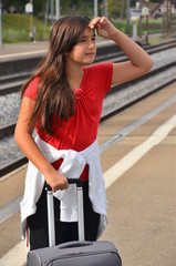 Teenager am Bahnhof