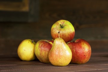 apple and one pear 1