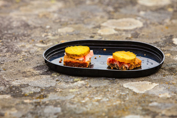 pieces of bread outdoor, picnic