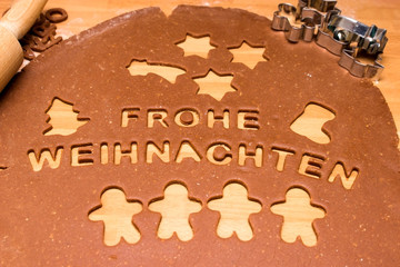 Lebkuchenformen ausstechen
