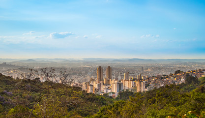 Naklejka premium Vista da cidade de Belo Horizonte, Minas Gerais, Brasil.
