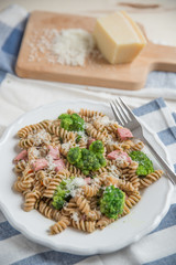 Vollkornpasta mit Brokkoli