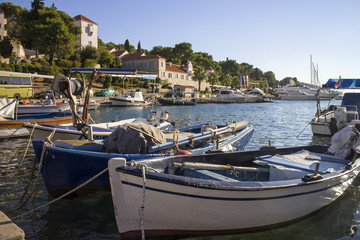 Fototapeta na wymiar Summer afternoon in settlement Maslinica on Solta island in Croatia